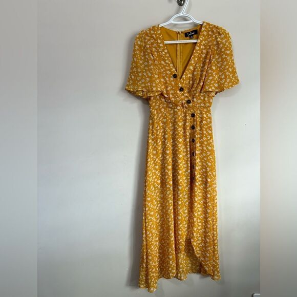 Lulu’s Yellow Floral Dress Buttons - Picture 1 of 10